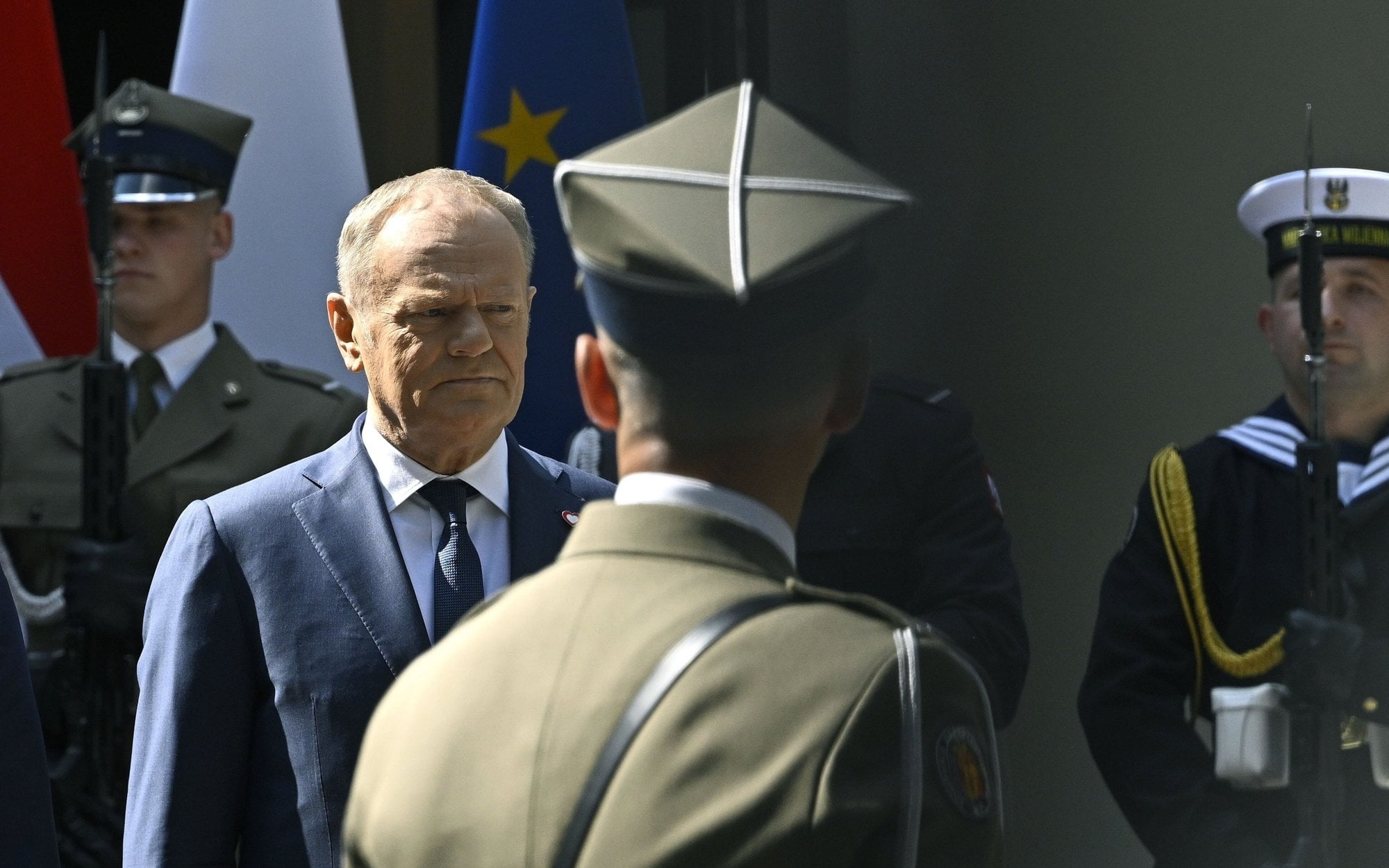 Pytanie o to, czy polityka rządu Donalda Tuska szkodzi relacjom z USA, dzieli Polaków
