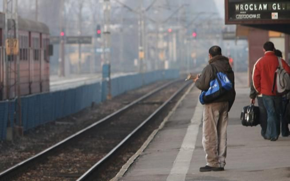 Obok przebudowy torów na wielu stacjach w regionie zmodernizowane zostaną także perony.