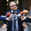 Czy rzecznik ma mówić, czy ma nie mówić? Na zdjęciu Łukasz Jasina podczas briefingu prasowego 3 paźd