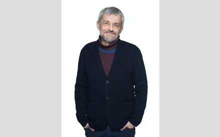 Marek Raczkowski - rysownik, plakacista i satyryk. Zadebiutował jako rysownik prasowy w „Obserwatorz