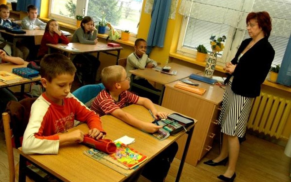 Ile płacić nauczycielowi z wyższym pensum