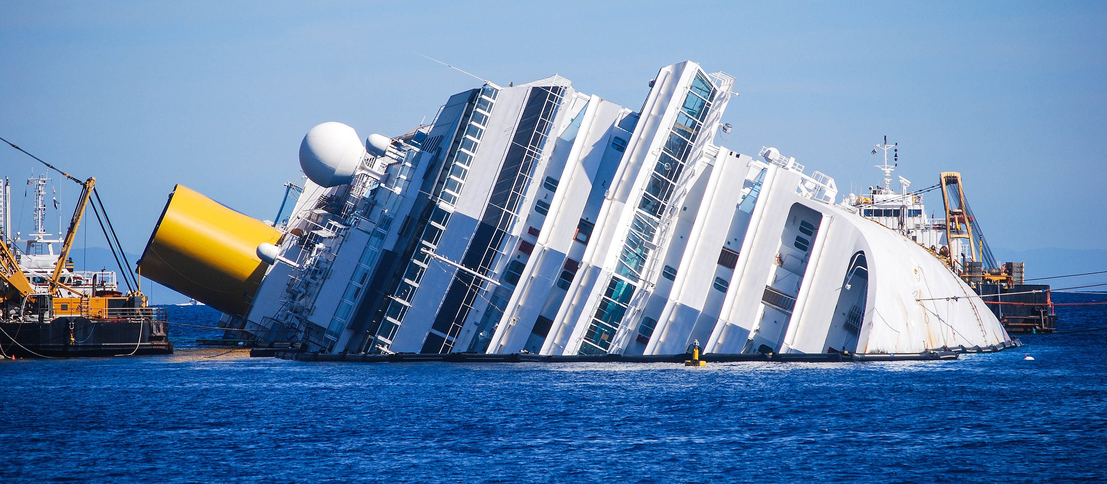 Powstaną niezatapialne statki? Ten metal będzie pływał choćby podziurawiony