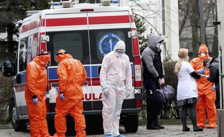 Jak poinformował GIS, na 2692 zakażonych 461 to członkowie personelu medycznego