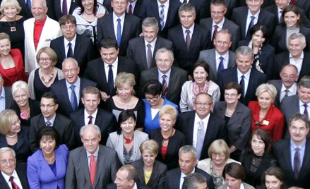 Wydatki posłów? 2200 zł miesięcznie na telefon!