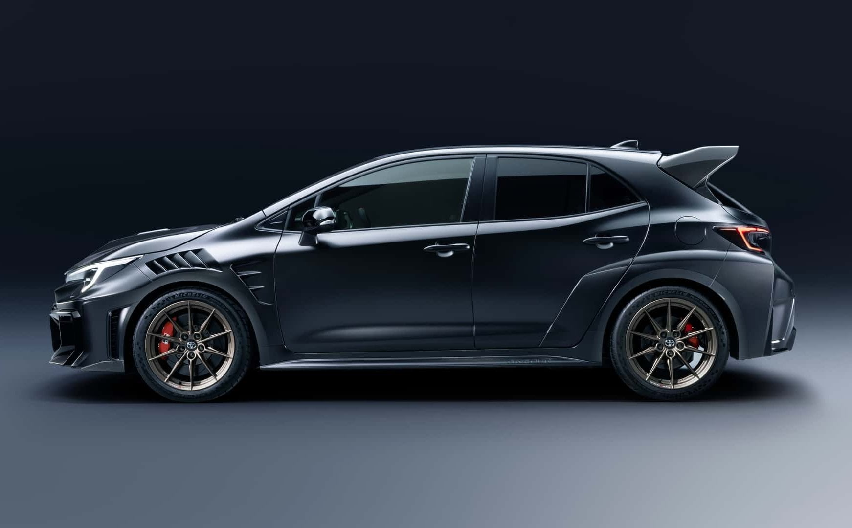 Pożegnanie generacji z hukiem. Toyota pokazała najbardziej radykalną Corollę w historii