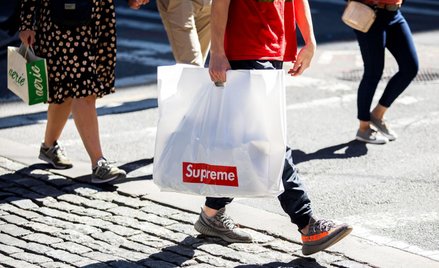 Właściciel Vansa kupił kultową markę streetwearową Supreme