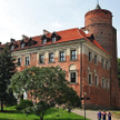 Zamek w Uniejowie pamięta czasy Kazimierza Wielkiego. Wzniesiono go w latach 1360 – 1365 m.in. dla o