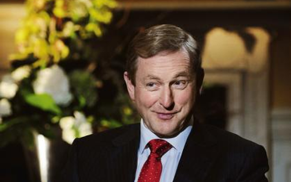 Enda Kenny – od marca 2011 r. premier Irlandii, polityk centroprawicowej partii Fine Gael. Stopniowo