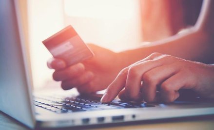 Coraz częściej firmy wykorzystują kanały elektroniczne w swojej działalności