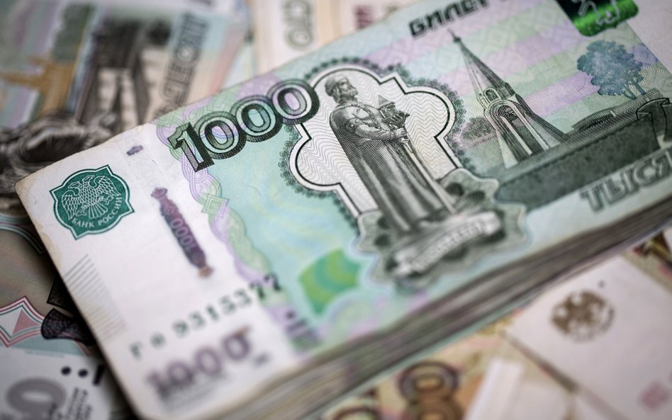Obca waluta nie chce do Rosji. Kowbojskie pieniądze przestały napływać