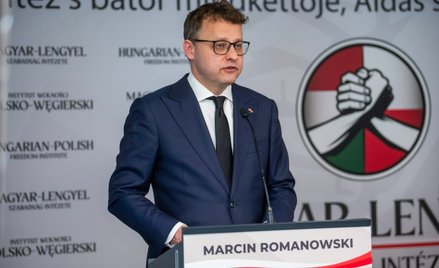 Poseł PiS, były wiceminister sprawiedliwości Marcin Romanowski podczas konferencji prasowej w Budape