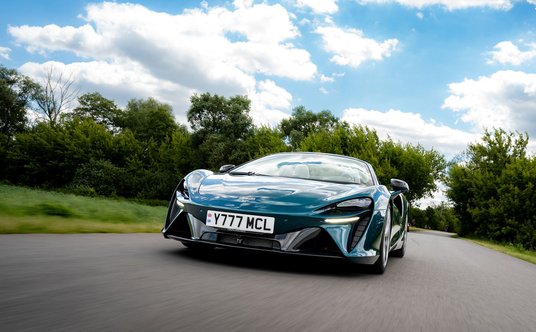 McLaren Artura Spider