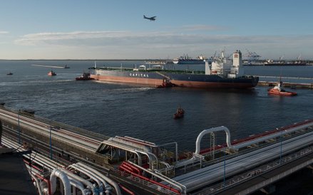 Do Gdańska przybyły tankowce "Atlantas" i "Calida" z ropą z Iranu, trwa rozładunek