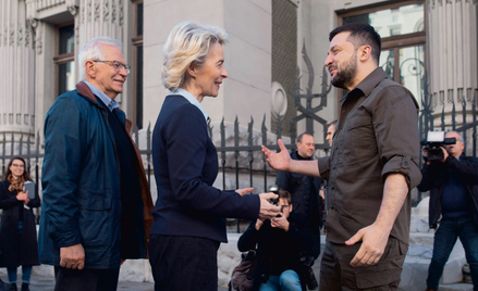 Wołodymyr Zełenski miał szczęście, że trafił na Ursulę von der Leyen, która jest skłonna walczyć o w