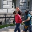 Podejrzany o próbę zabójstwa 18-letni obywatel Ukrainy podczas doprowadzenia do Prokuratury Rejonowe