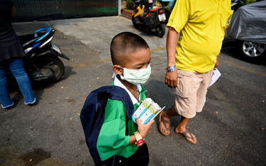 Tajlandia zamyka szkoły z powodu smogu