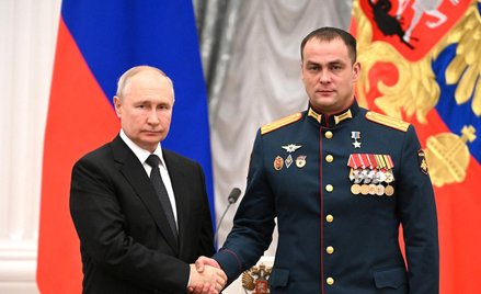 Podpułkownik Irek Magasumow (na zdjęciu z Władimirem Putinem)  w roku 2024 został skazany na 11 lat 