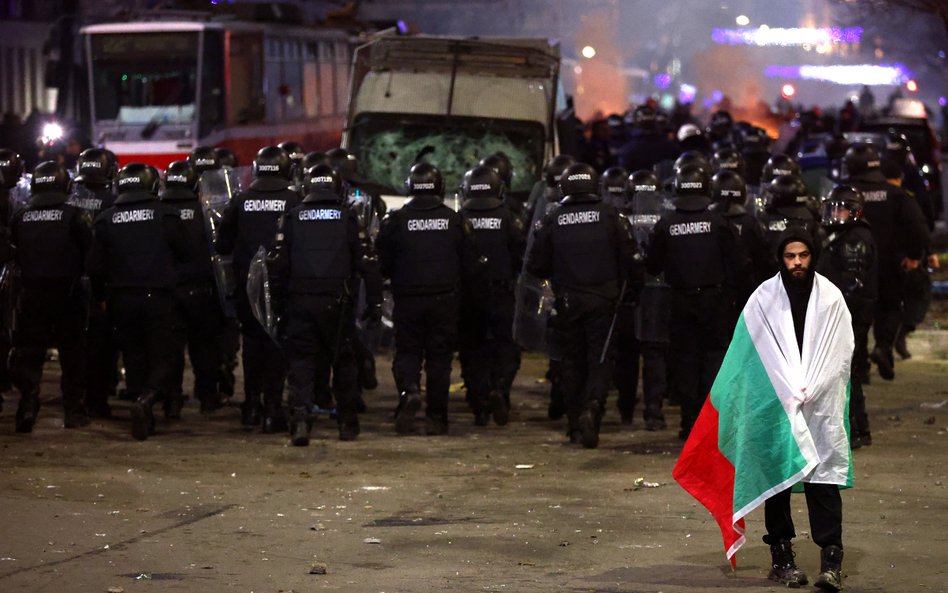 Protest przeciwko budżetowi Bułgarii na rok 2026 w Sofii