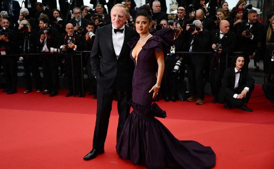 Kreacje Balenciagi zaprezentowali też François-Henri Pinault, kontrolujący koncern Kering, do któreg
