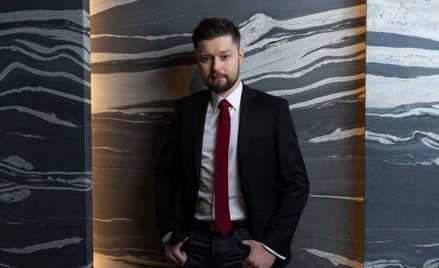 Remigiusz Mróz: Twórczy niedosyt jest warunkiem rozwoju