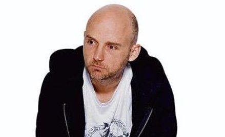 Moby spopularyzował muzykę elektroniczną, łącząc ją z soulowym śpiewem i gitarami