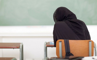 Dania: Zakazać prywatnym szkołom nauczania arabskiego