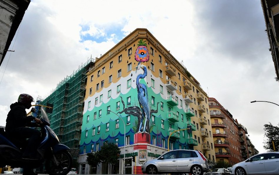 W Rzymie powstał mural, który "zżera" smog