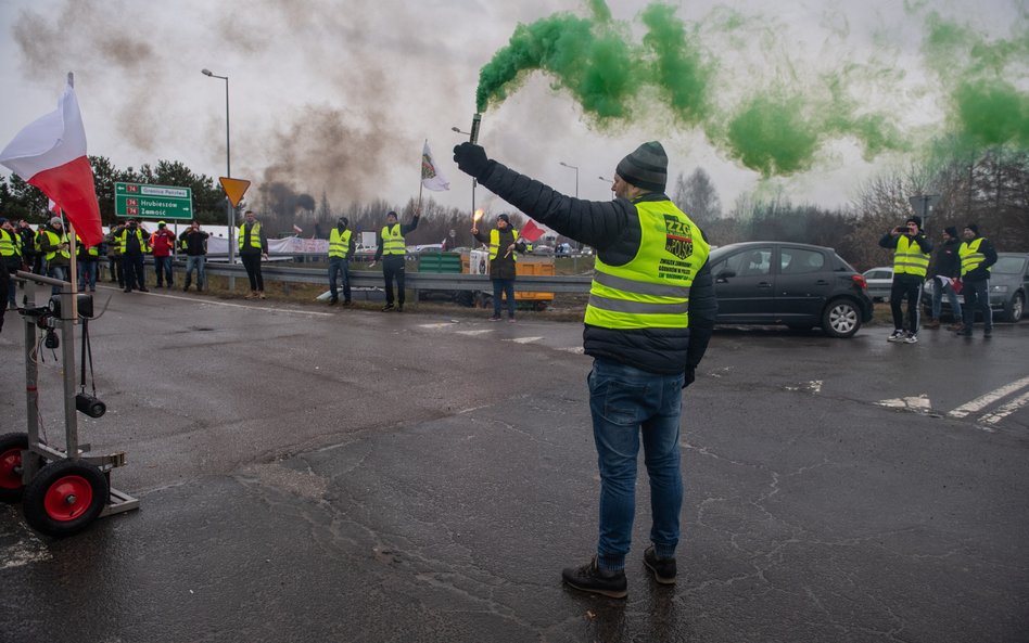 Protest rolników przed polsko-ukraińskim przejściem granicznym w Zosinie