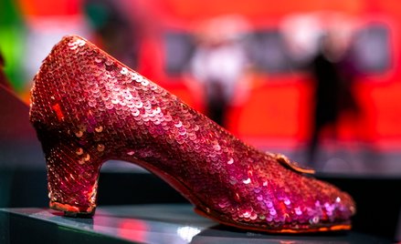 Czerwone buty Dorotki z „Czarnoksiężnika z Oz”, po 19 latach od kradzieży trafiły z powrotem do swoj