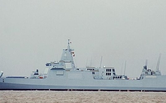 "Niszczyciel rakietowy Lhasa typu 055"