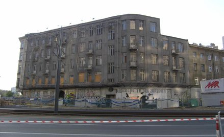 Twarda 28