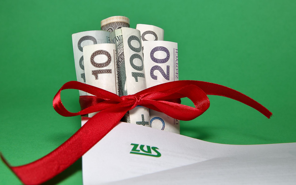 Niezbędnik przedsiębiorcy: Mały ZUS Plus jeszcze dłużej * Zakaz amortyzacji niekonstytucyjny * Firma w całym domu a odpisy * Bezpośrednia pomoc dla Ukraińców jako CSR? * Darowizna auta z leasingu w PIT * Zakaz handlu w niedziele * Zmiany we franczyzie