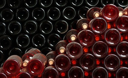 Koszmar sommeliera: pożar zniszczył 2 mln butelek wina