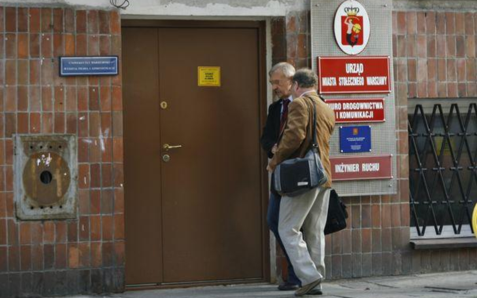 Wizytę w urzędzie w godzinach pracy trzeba odpracować