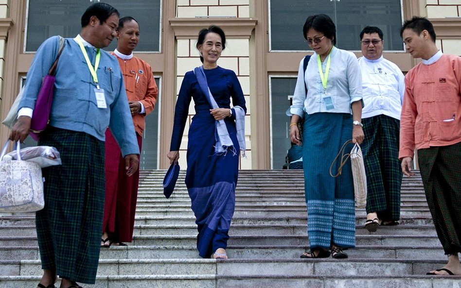 Aung San Suu Kyi w oczach większości Birmańczyków jest matką narodu.