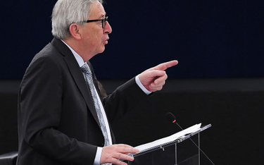 Juncker wzywa do walki z "fake newsami". I wymienia Orbana