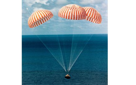 9 lutego 1971 moduł dowodzenia wodował na Pacyfiku