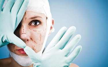 Dlaczego kobiety idą do chirurga plastycznego?