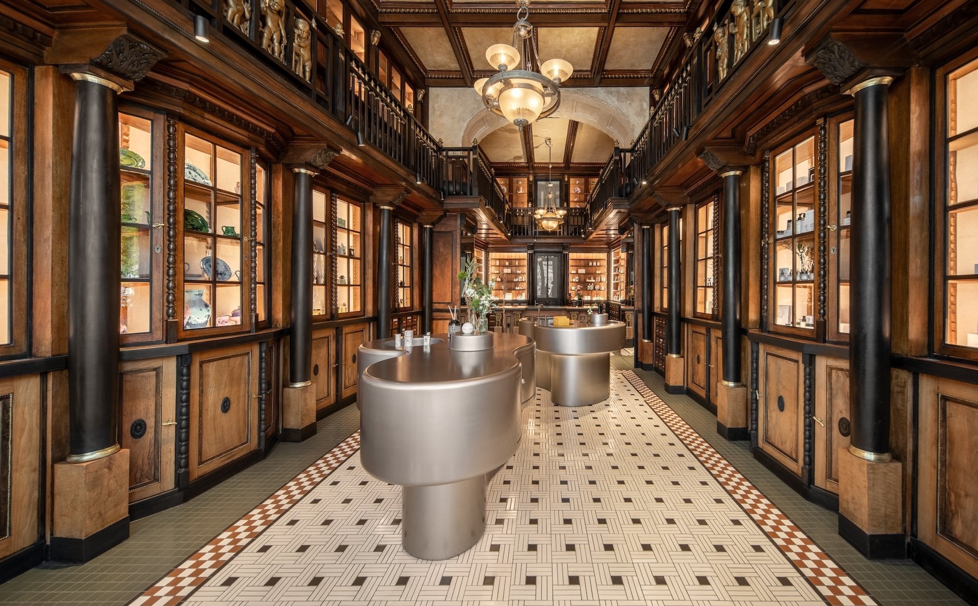 Zabytkowa apteka we Lwowie w nowej roli. Te wnętrza to podróż w czasie