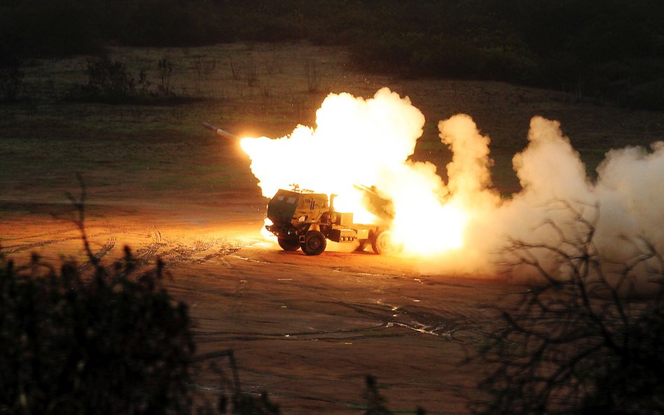 Wyrzutnia HIMARS podczas ćwiczeń (fot. ilustracyjna)