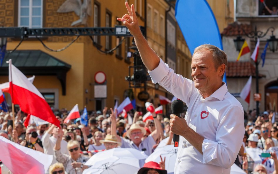 Tusk: Tak długo, jak mamy Polskę w sercach, tak długo nikt nam nie zagrozi