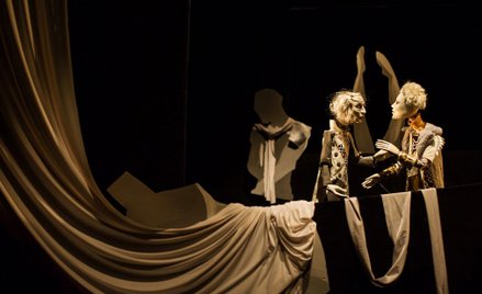 „Śluby panieńskie” Aleksandra Fredry z lalkami-jawajkami