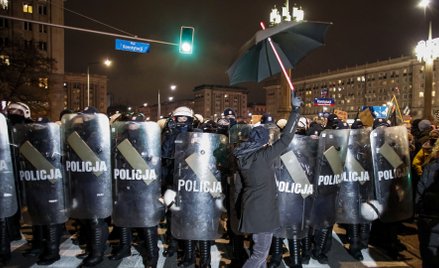 Sobotni protest kobiet na Placu Konstytucji w Warszawie.