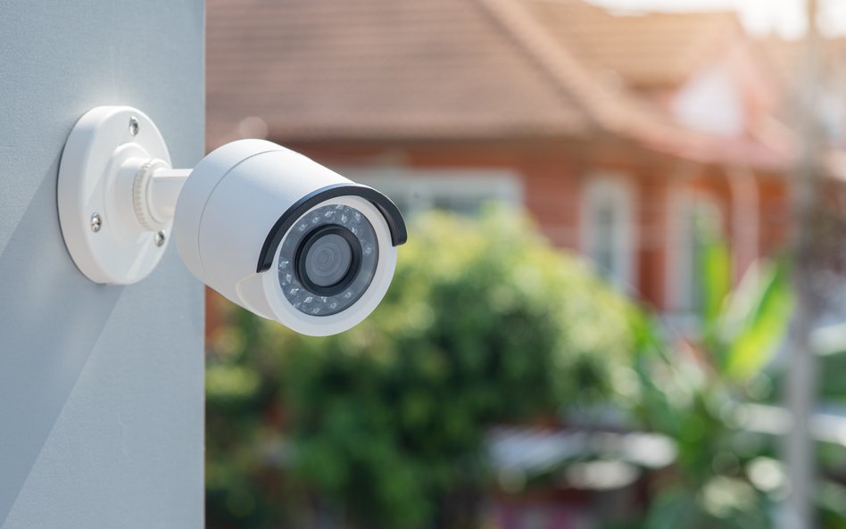 Prezes UODO wydał decyzję w sprawie kamer monitoringu zbierających dane z posesji sąsiadów.