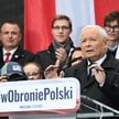 Prezes PiS Jarosław Kaczyński na placu Zamkowym w Warszawie podczas manifestacji zwolenników Prawa i