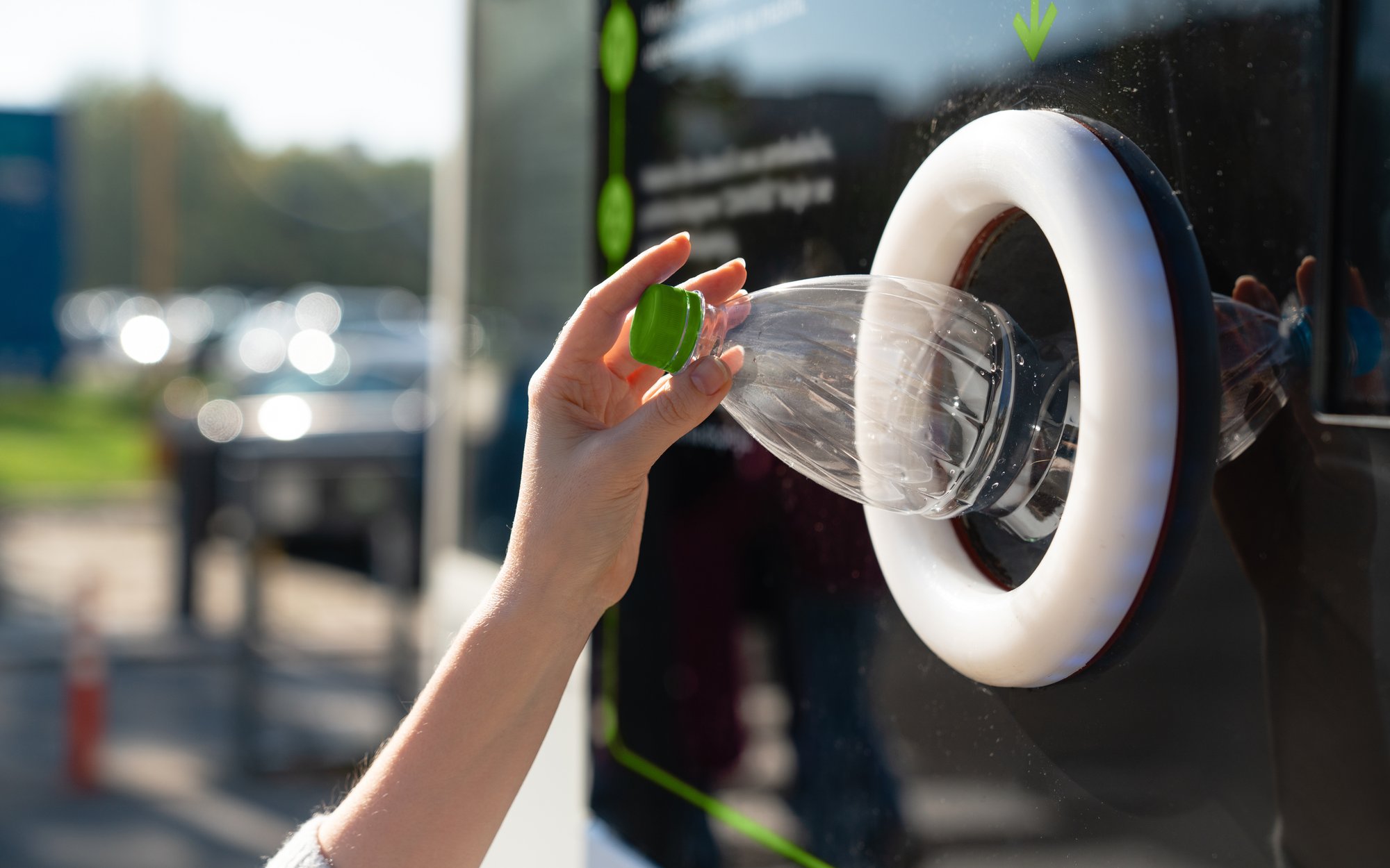 Seria skarg na system kaucyjny. Jest niewydolny, nie przyjmuje butelek