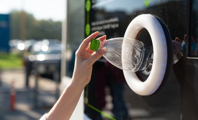 Seria skarg na system kaucyjny. Jest niewydolny, nie przyjmuje butelek