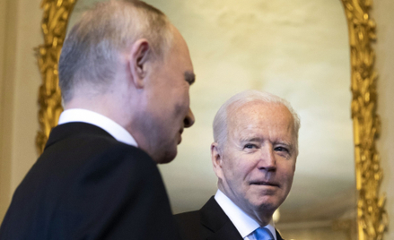 Biden rozdaje ostatnie ciosy. Na odchodnym uderzy w rosyjską ropę