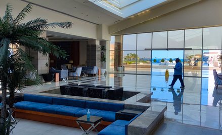 Hotele pięciogwiazdkowe nie mogą opuścić ceny poniżej 50 dolarów za noc od osoby