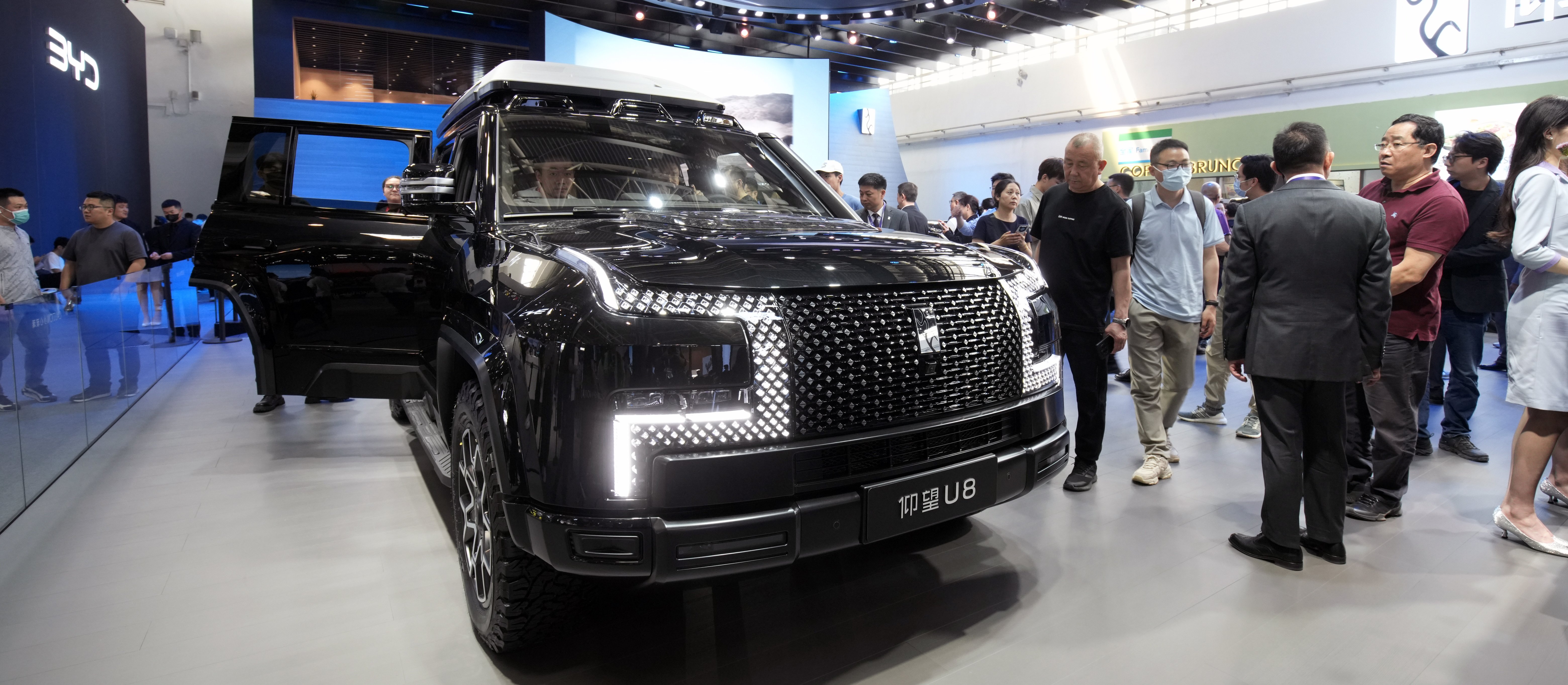 Chińskie auta „widzą i słyszą” wszystko. A Europa jest ślepa